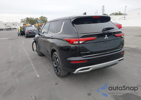 2022 Mitsubishi Outlander Se 2.5 2Wd z USA, uszkodzony, nr VIN JA4J3UA89NZ067359